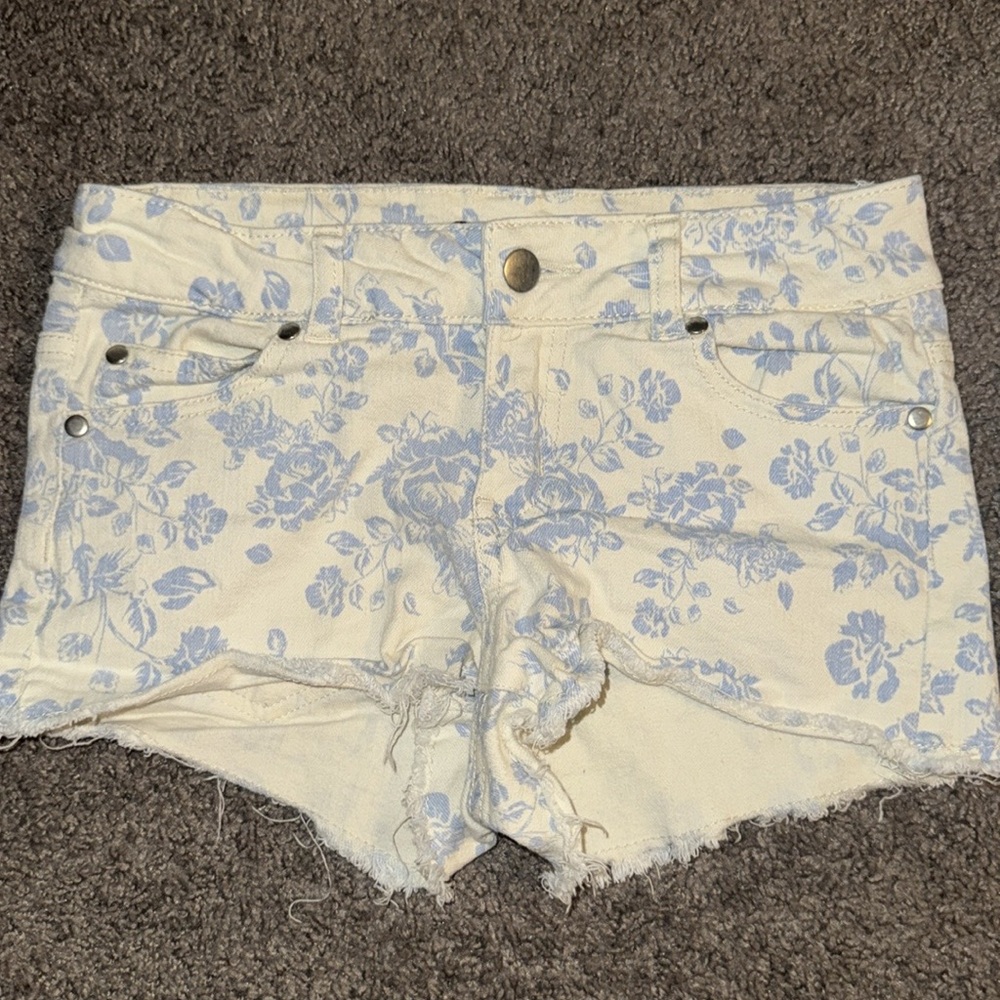 2 for $12 🎉 Forever 21 Floral Denim Shorts
